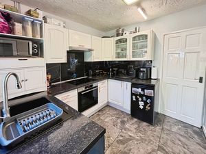 Kitchen- click for photo gallery